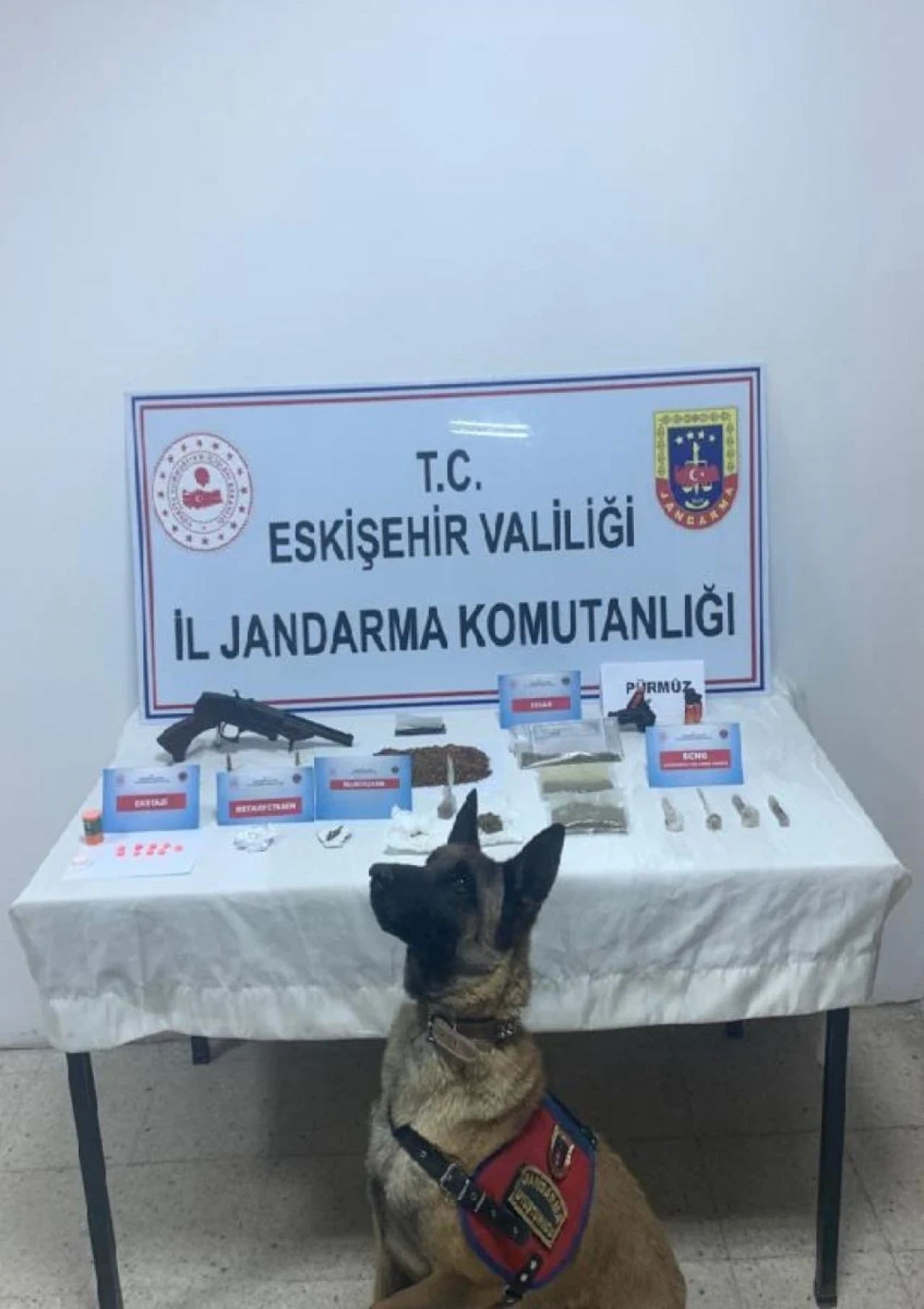 Eskişehir&#8217;de Devriye Sırasında 3 Şahıs Yakalandı