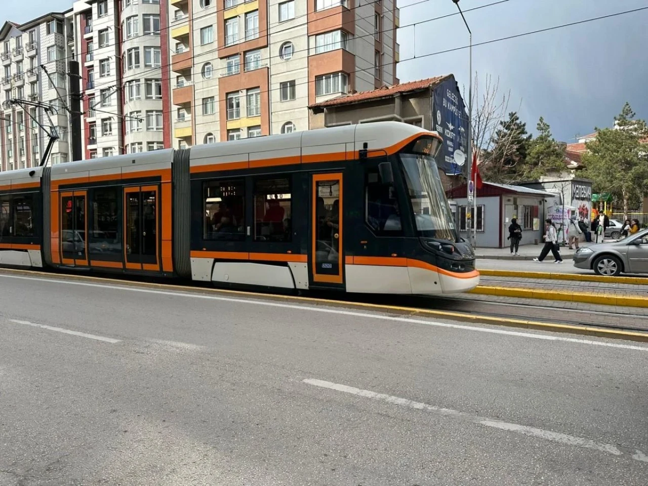 Eskişehir&#8217;de Kaza Sonrası Tramvay Seferleri Normale Döndü