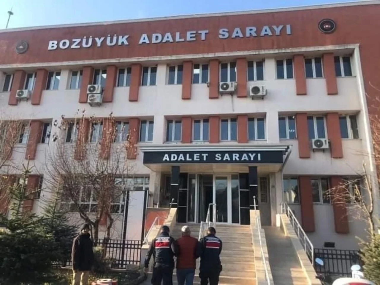 Aranan Şahıslar Eskişehir&#8217;de Jandarma Tarafından Yakalandı