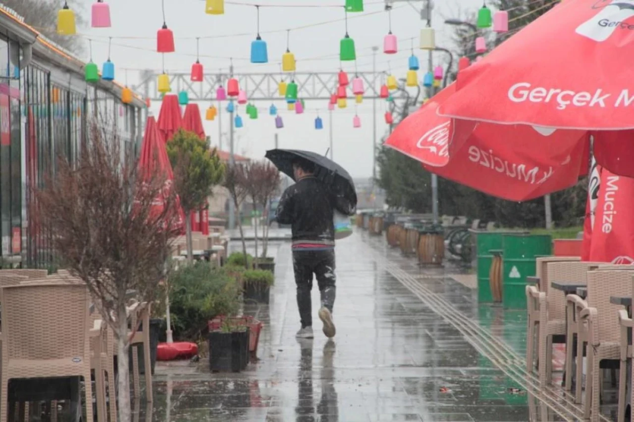 Eskişehir’de Sağanak Yağış Etkisini Gösterdi