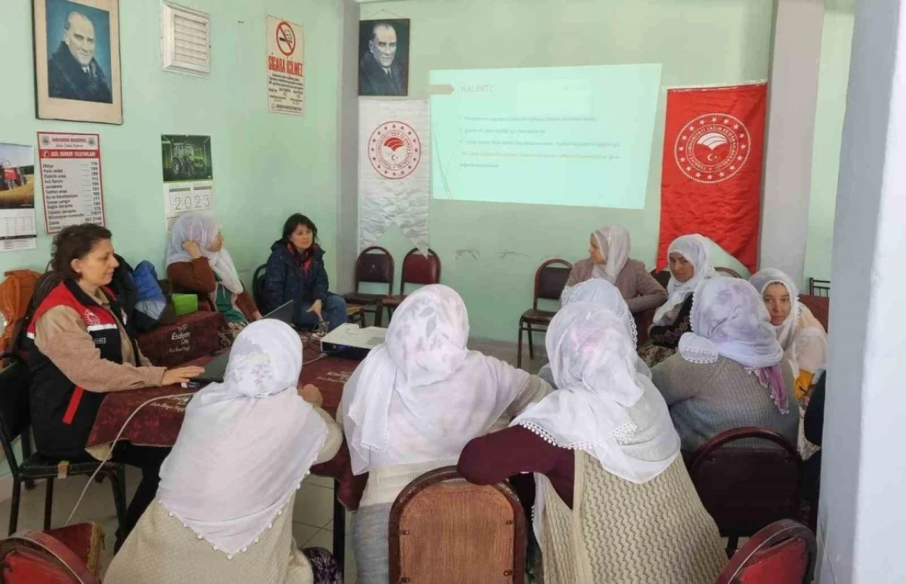 Sarıcakaya İlçesindeki Üreticilere Eğitim Toplantısı