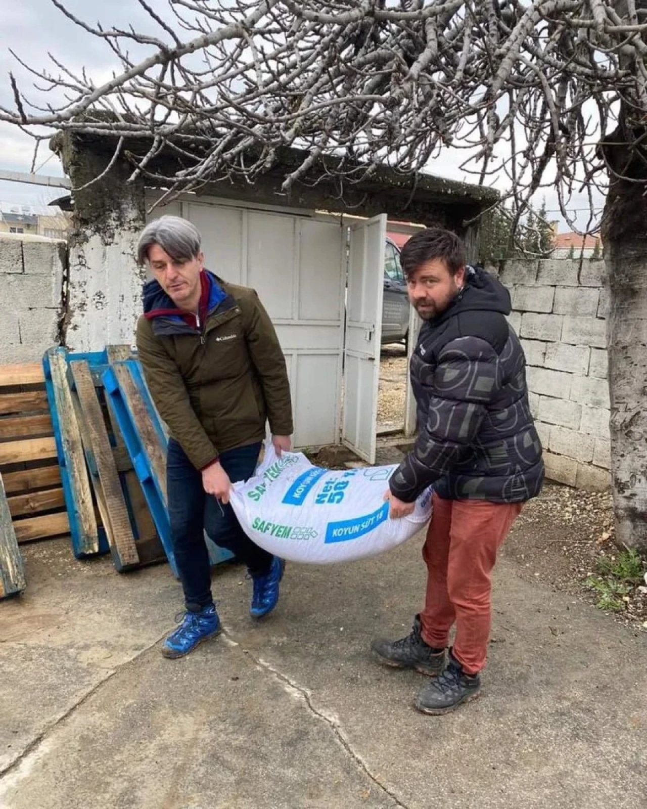 Veterinerler Adıyaman&#8217;daki Hayvanları Kurtarıyor