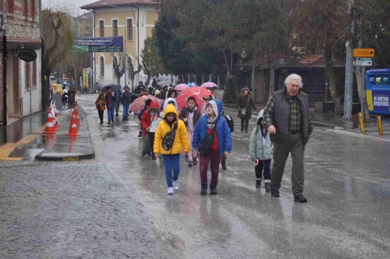 Sağanak Yağmura Rağmen Şehitleri Böyle Andılar