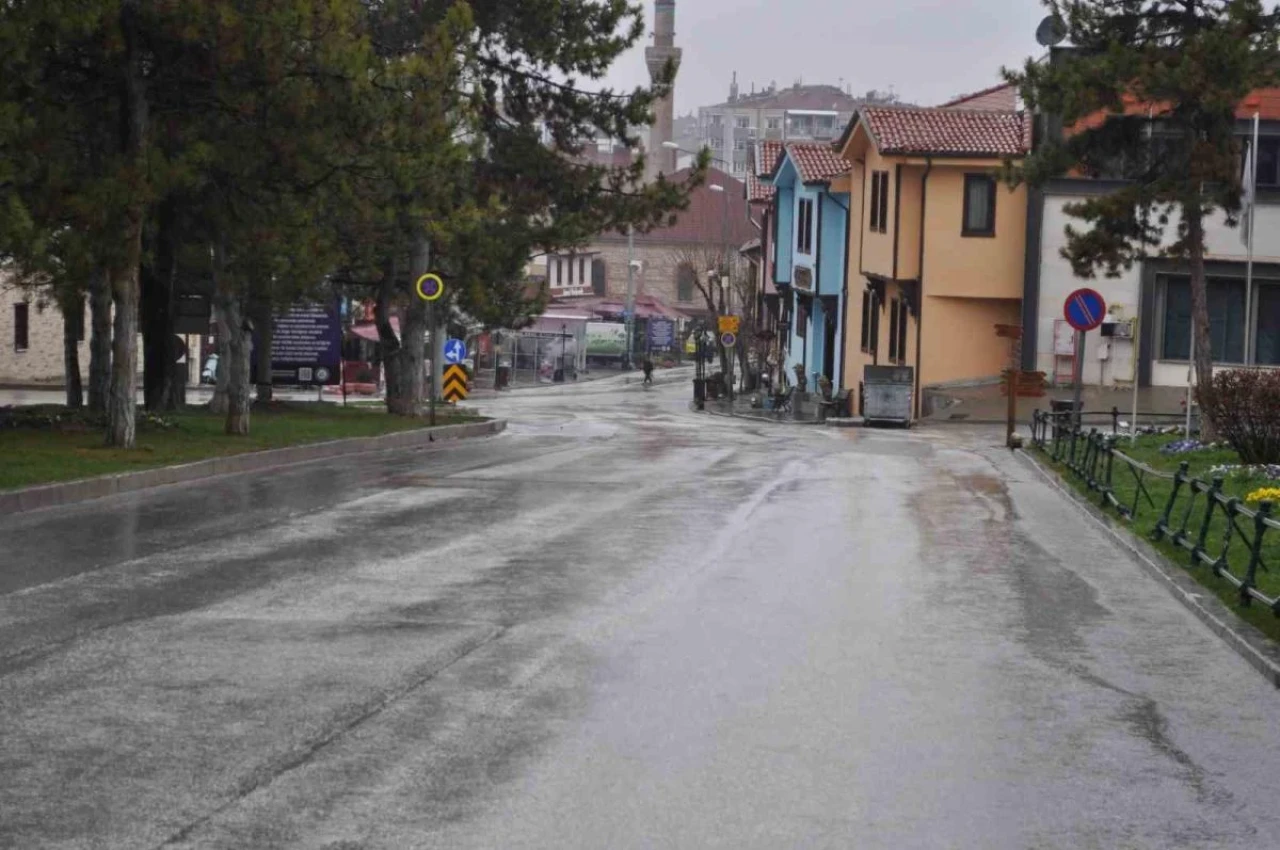 Yağışlar Odunpazarı’nda Adeta Sele Döndü