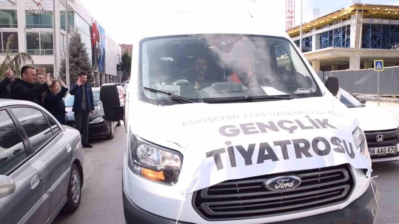 Tepebaşı Gençlik Tiyatrosu Hatay&#8217;a Yola Çıktı