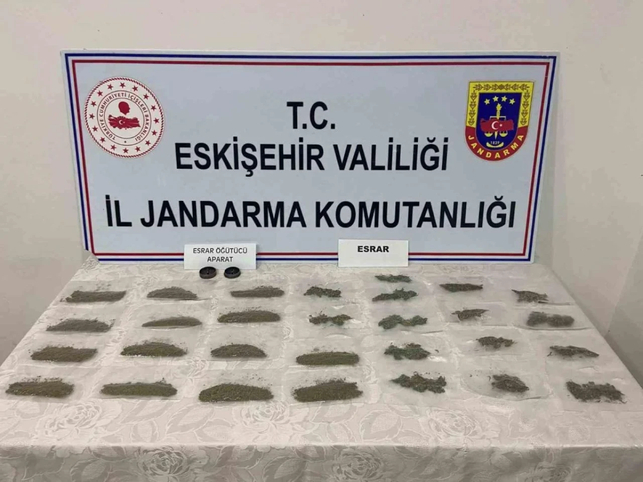 Jandarma ekiplerinden uyuşturucu madde operasyonu