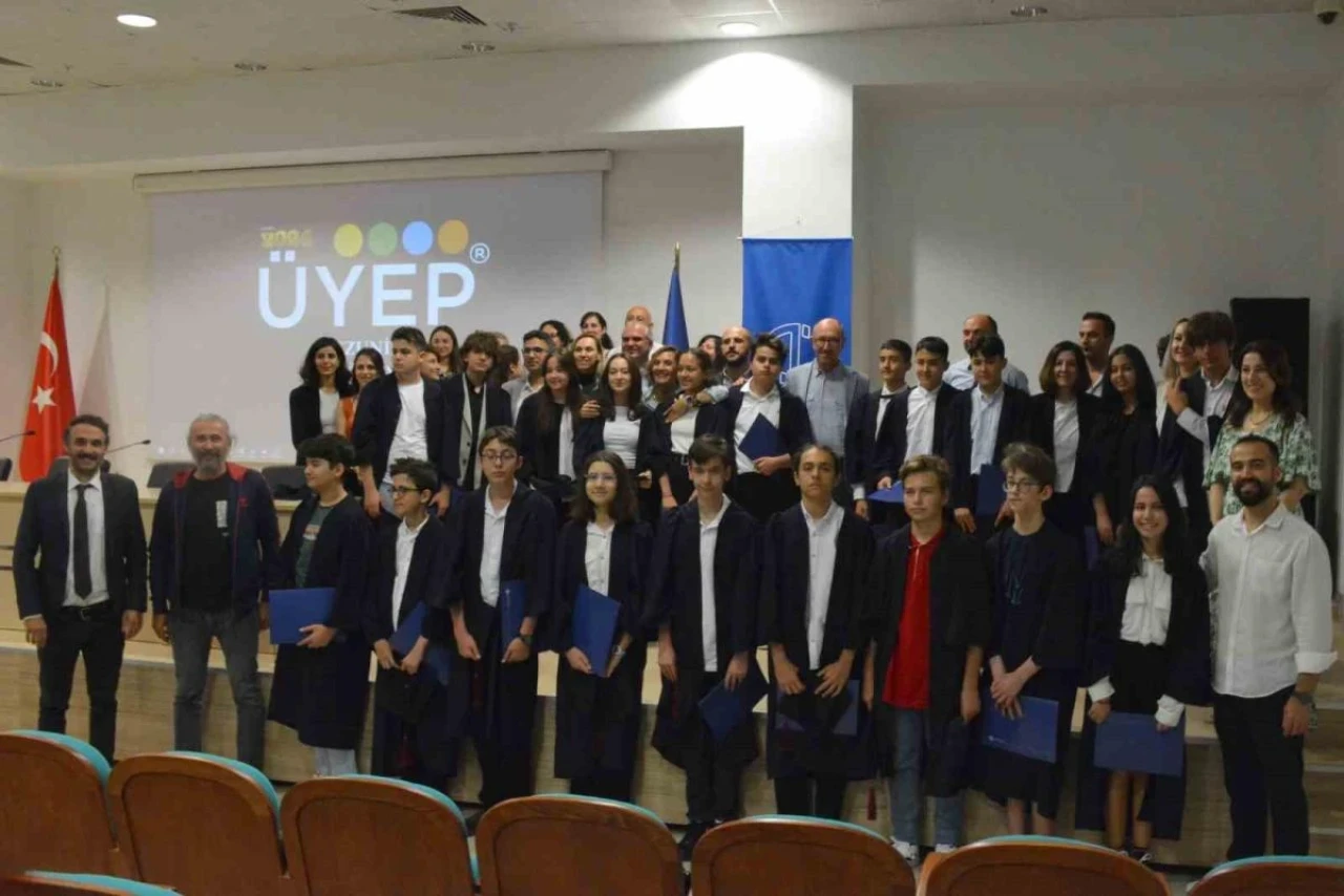 Üstün Yetenekli Öğrenciler Mezuniyetlerini Kutladı