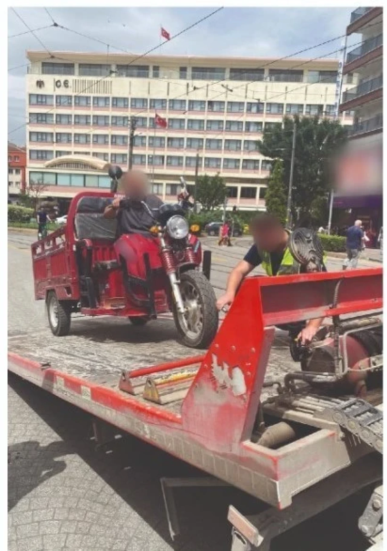 Eskişehir'de Trafiğe Kapalı Alana Giren Sürücülere Ceza