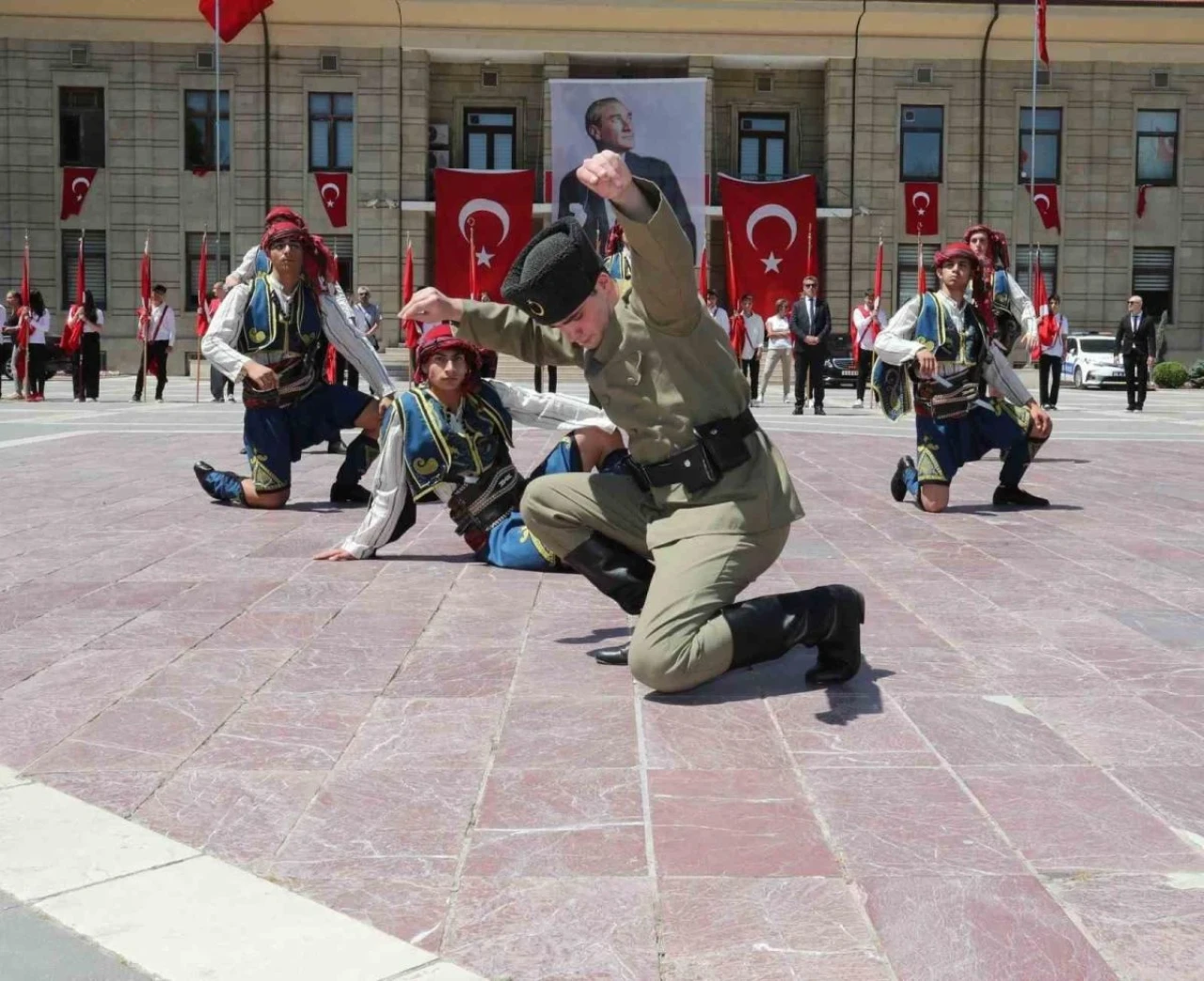 Atatürk’ün Eskişehir’i ziyaretinin 104’üncü yıl dönümü törenle kutlandı