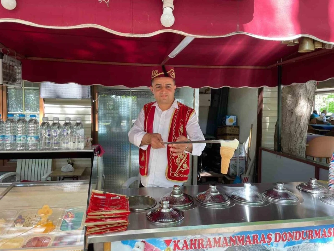 Eskişehirlilerin bu yaz tercihi Maraş dondurması oluyor