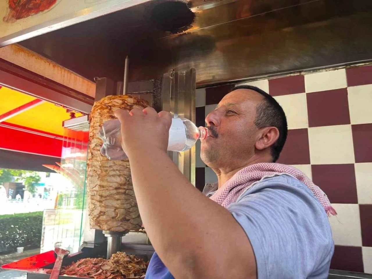 Eskişehir'de Cehennem Sıcağında Ateş Karşısında Çalışıyorlar