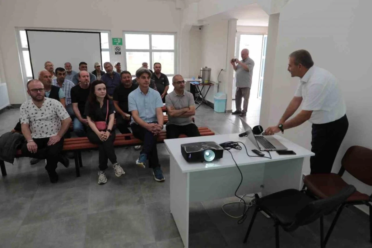 Odunpazarı Belediyesi Güvercin Yetiştiricilerine Eğitim Verdi