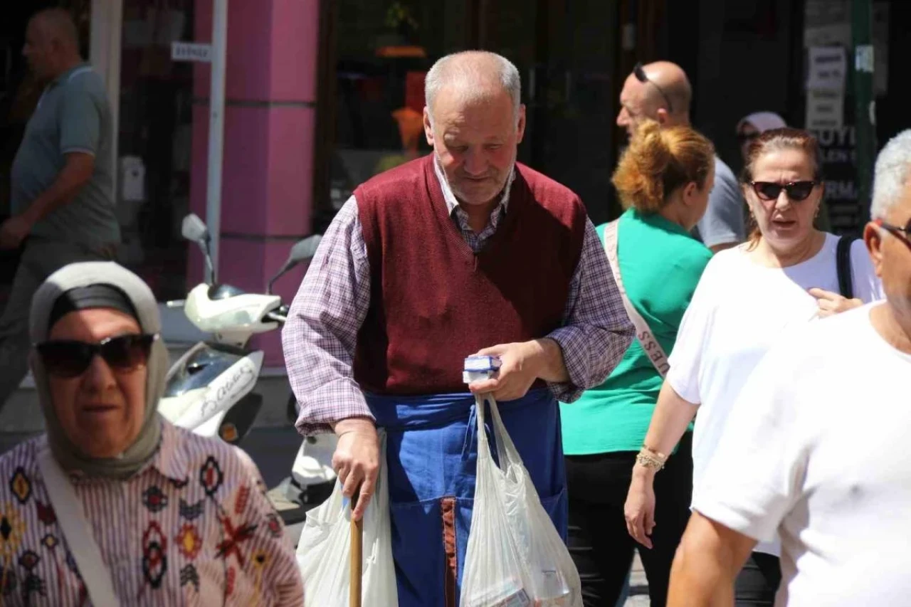 Görme Engelli 62 Yaşındaki İşportacı 3 Çocuğunu Yetiştirip 2 Ev Aldı