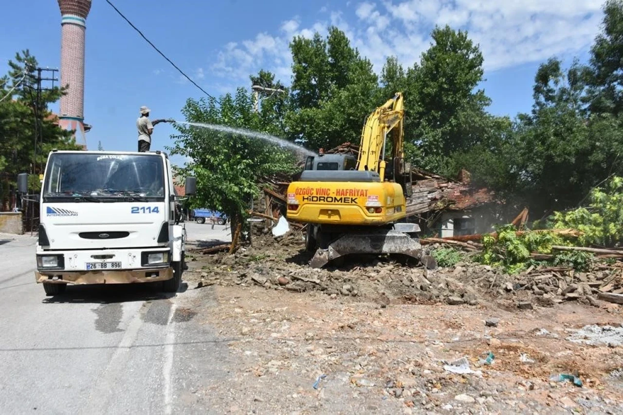 İnönü’de Metruk Evler Yıkılıyor Yerine Parklar Geliyor