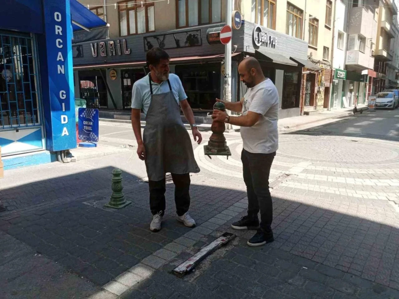 Belediye Çözüm Bulamadı Esnaf Başının Çaresine Baktı