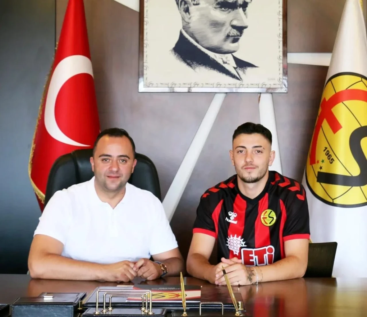 Eskişehirspor Arda Okumuş İle Yeniden Sözleşme İmzaladı