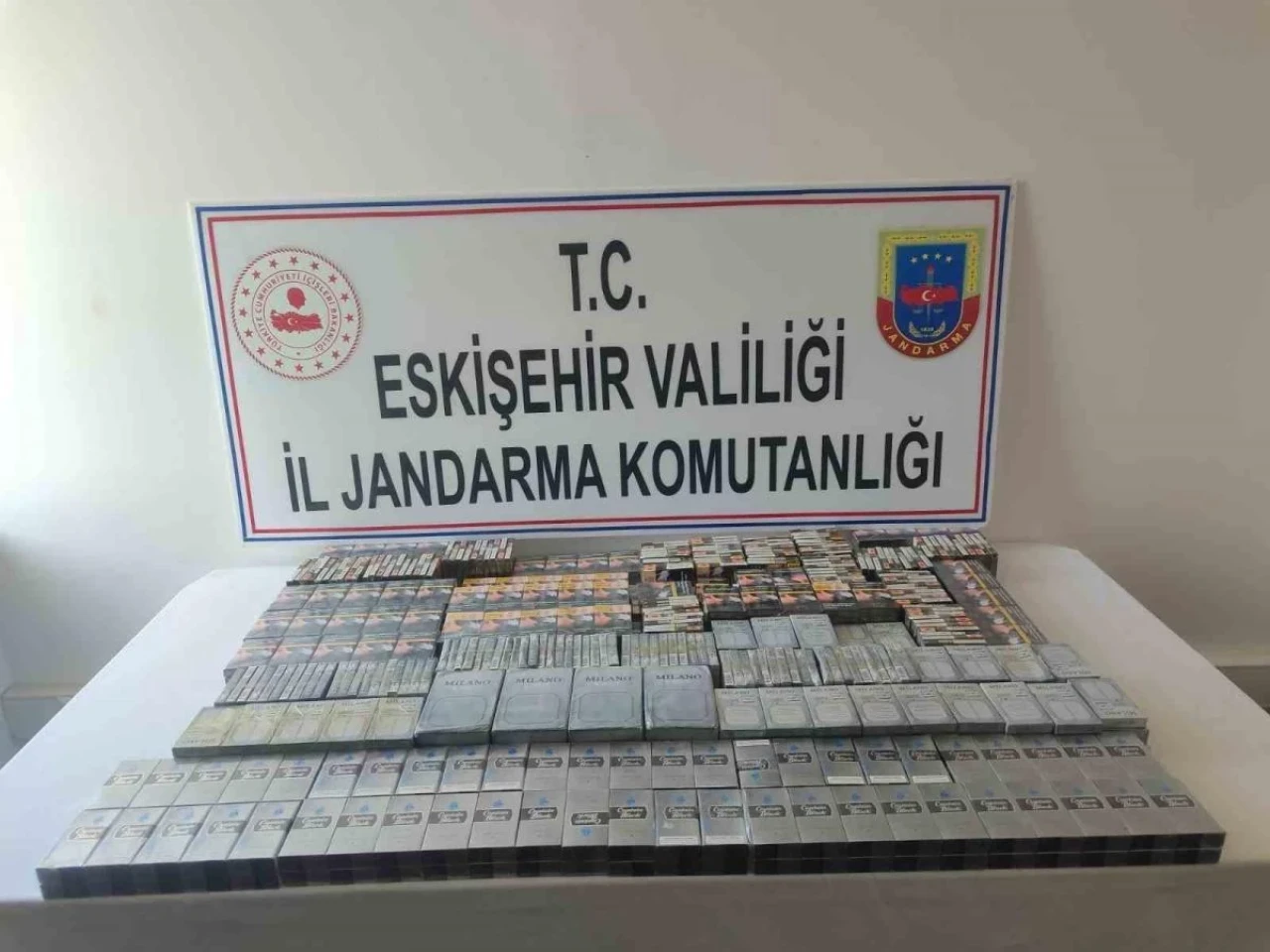 Eskişehir'de Satmak İçin Kaçak Sigara Getiren Şahıs Yakalandı