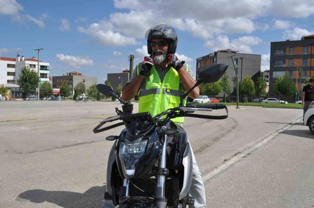 Sıcaklarda Motosiklet Sürerken Güvenliği Elden Bırakmayın