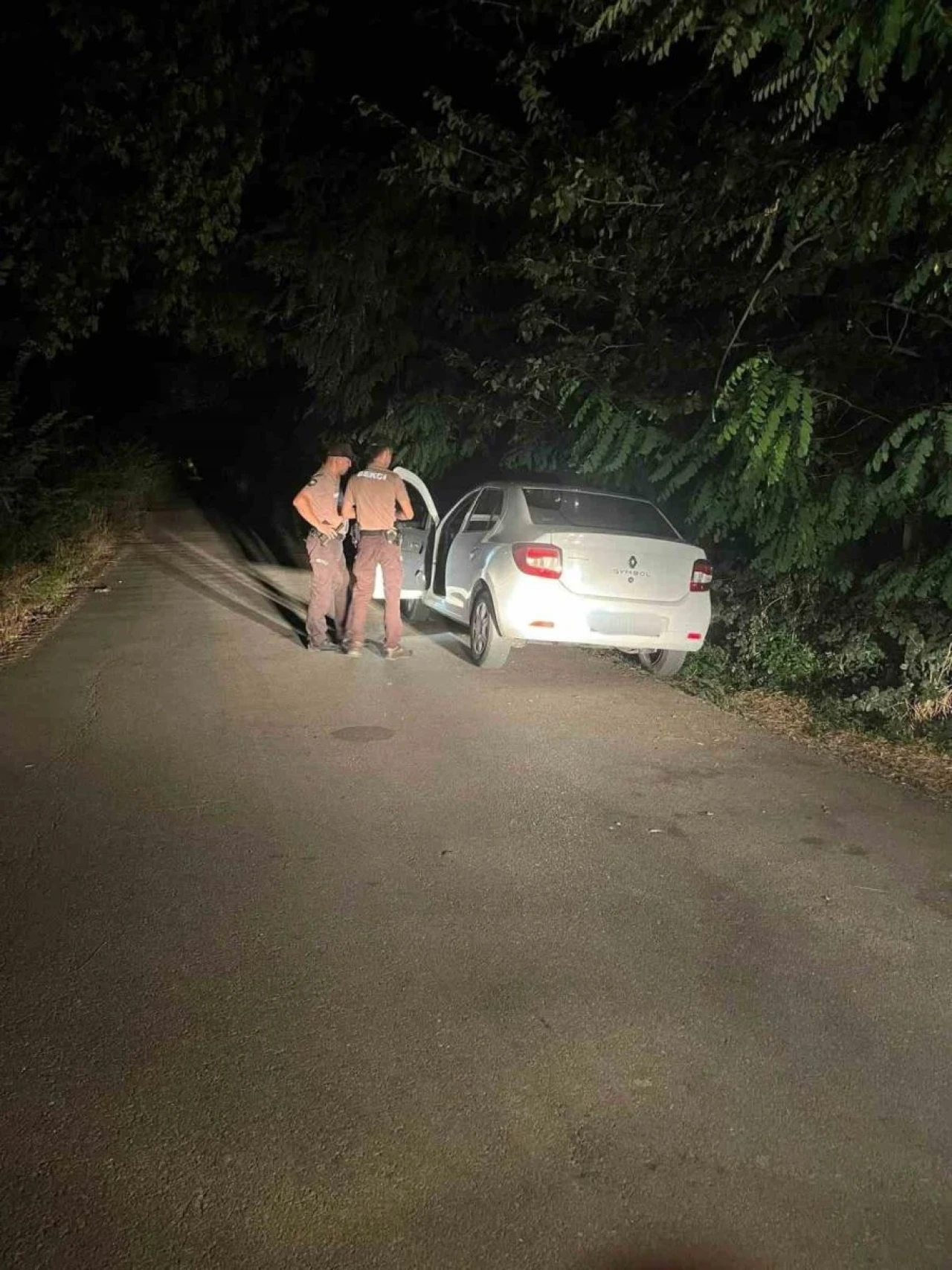 Polis Tarafından Parklarda Kimlik Sorgulaması Yapıldı