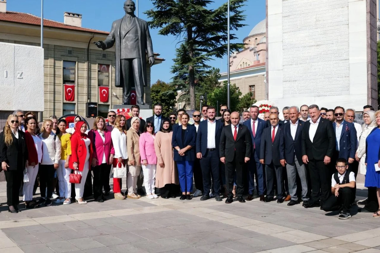 Albayrak: Bu Zafer Milletimizin Bağımsızlık Sembolüdür