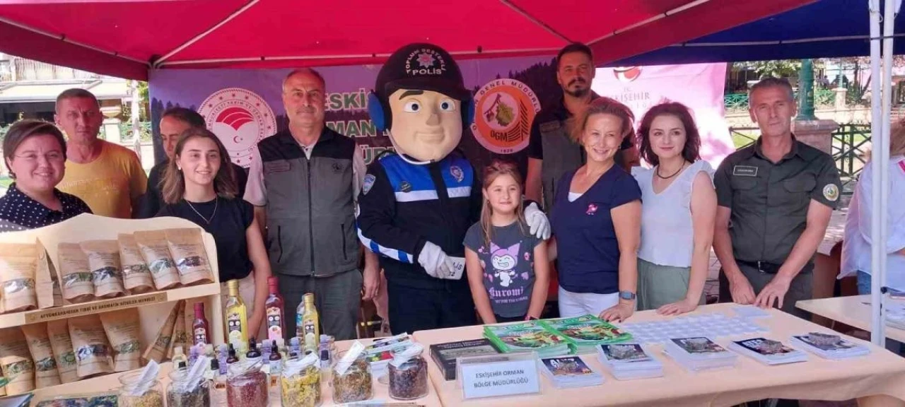 Eskişehir'deki Halk Sağlığı Sokak Etkinliği’ne Polis Ekipleri Katıldı