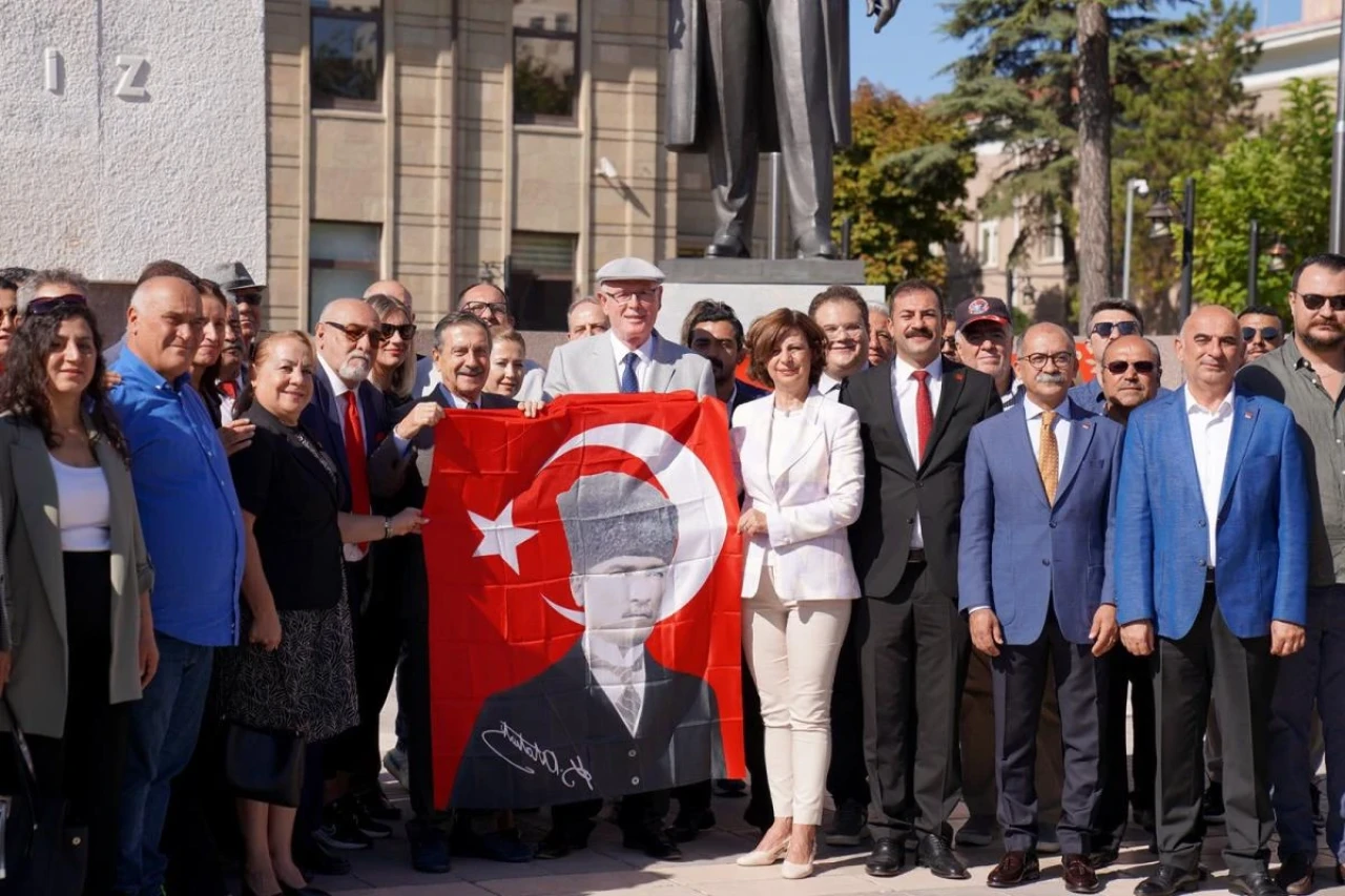 CHP Eskişehir İl Başkanlığı Partinin 101. Yaşını Kutladı