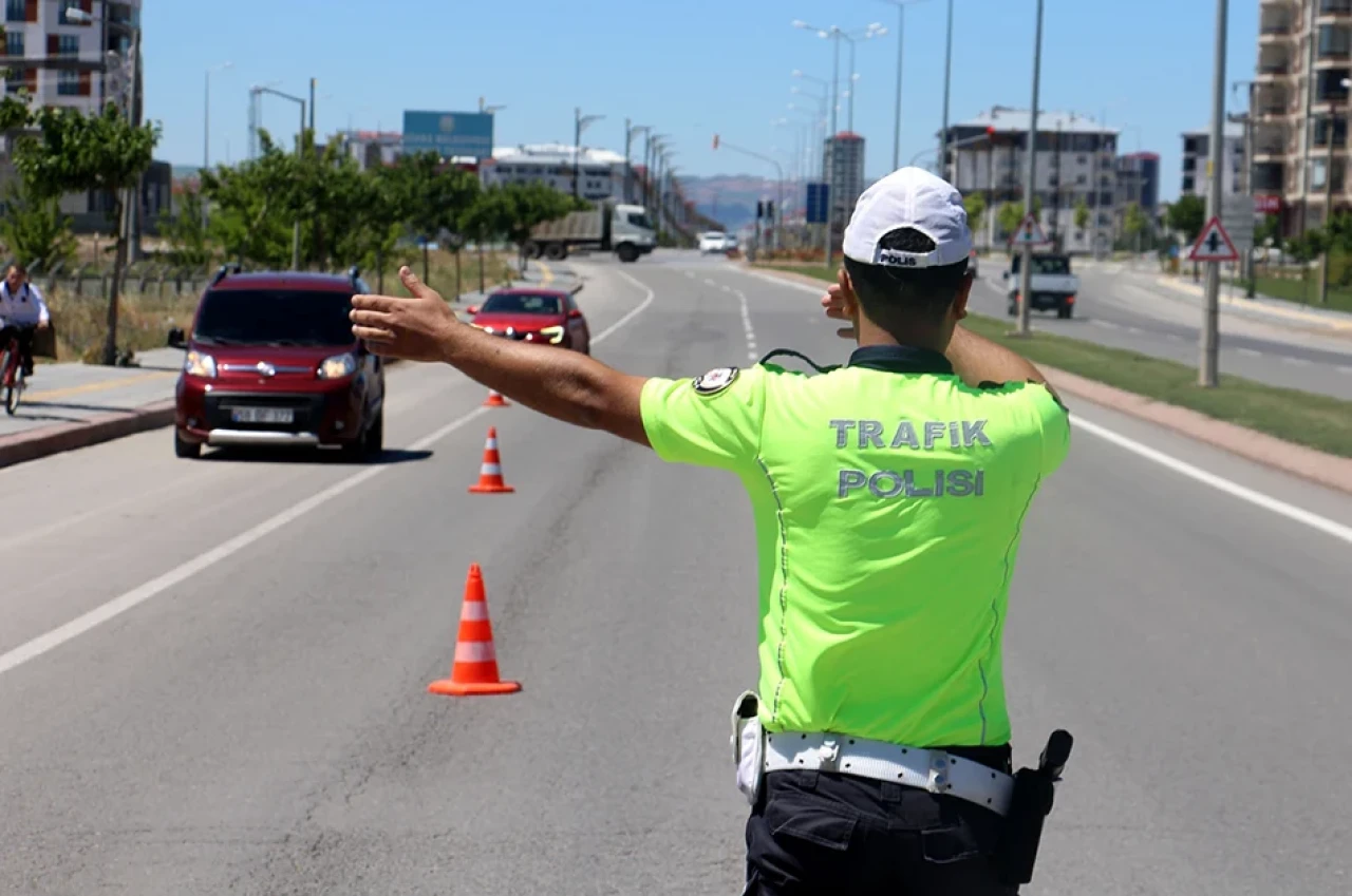 Eskişehir’de Son Bir Haftada 7 Bin 649 Trafik Cezası Kesildi