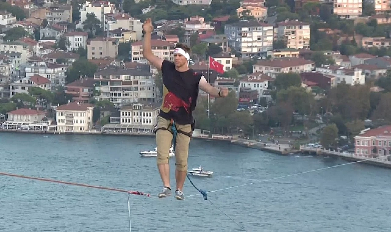 İstanbul’da Tarihi Başarı: Jaan Roose, Asya’dan Avrupa’ya İp Üzerinde Geçti