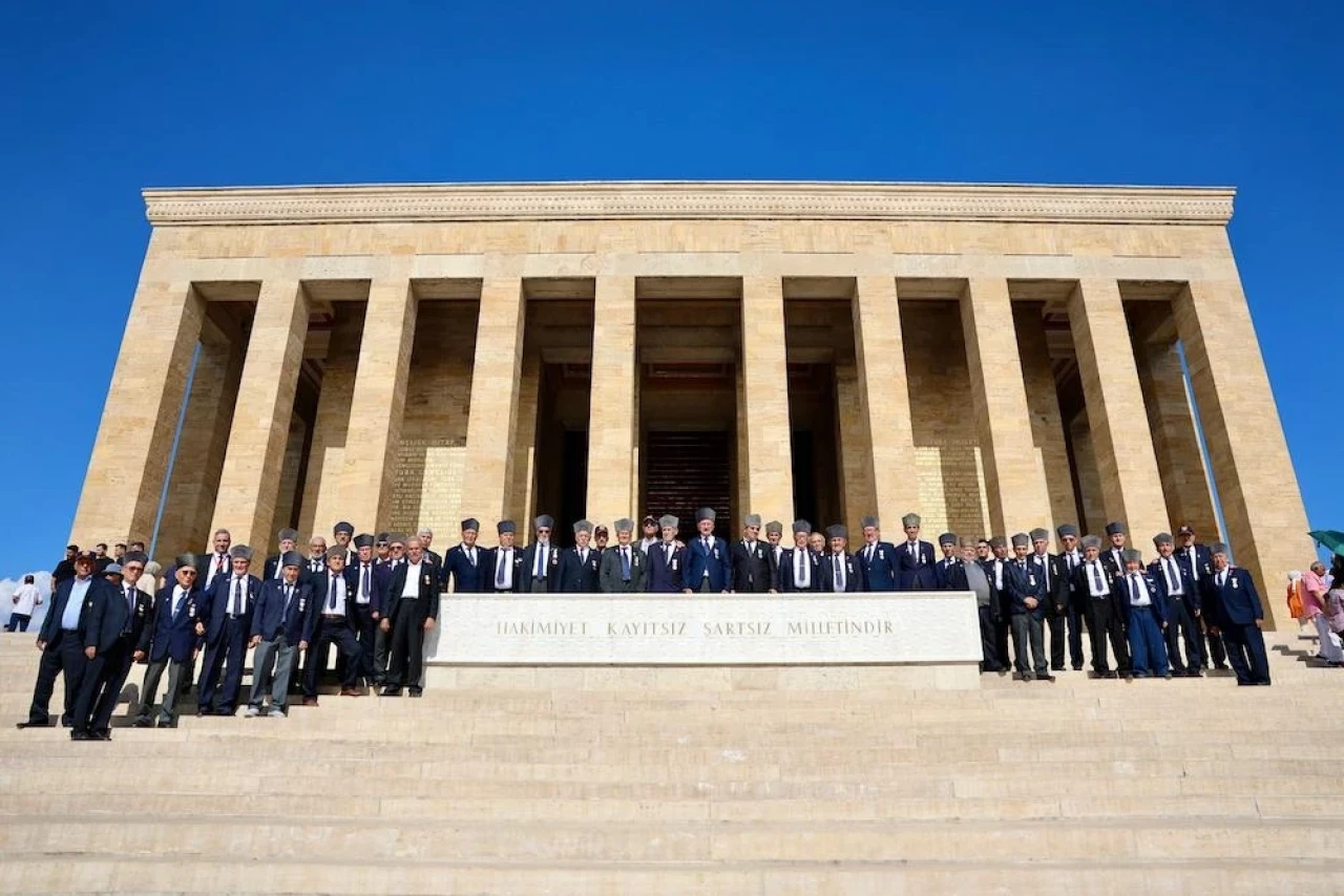 Başkan Ünlüce Gazileri Ankara'ya uğurladı