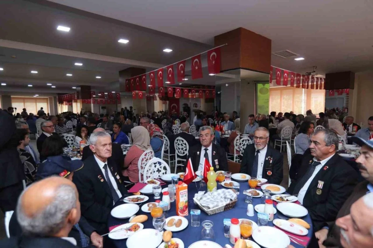 Eskişehir’de Gaziler Günü Onuruna Yemek Programı Düzenlendi