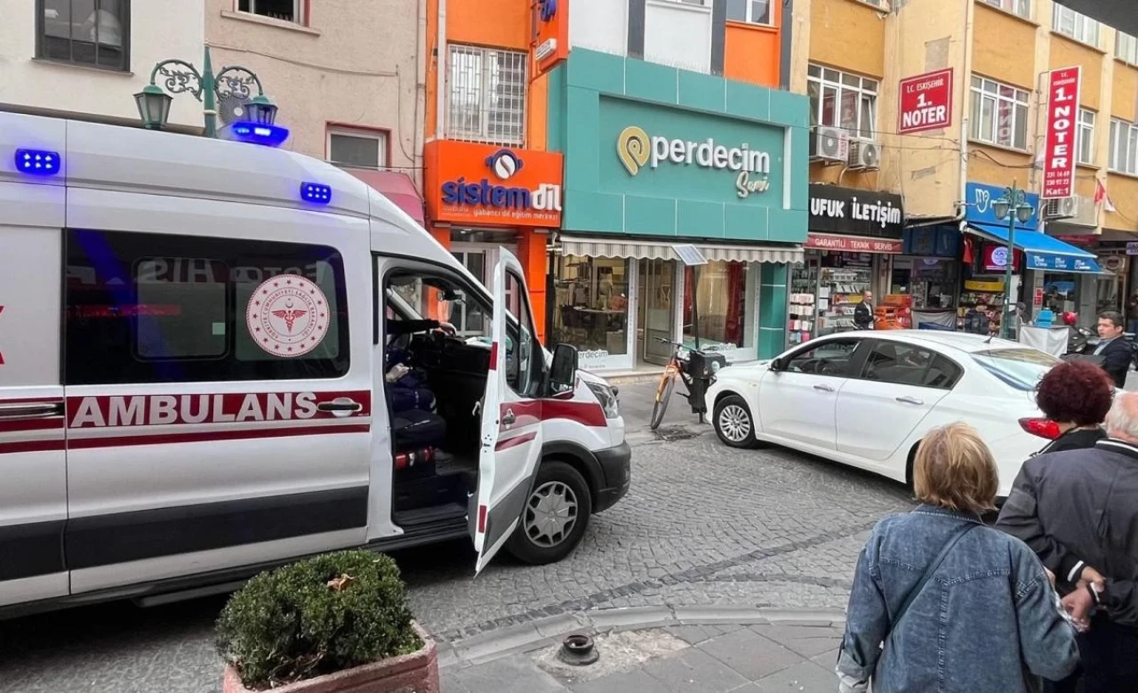 Eskişehir'de Sürücünün Duyarsızlığı Ambulansa Engel Oldu