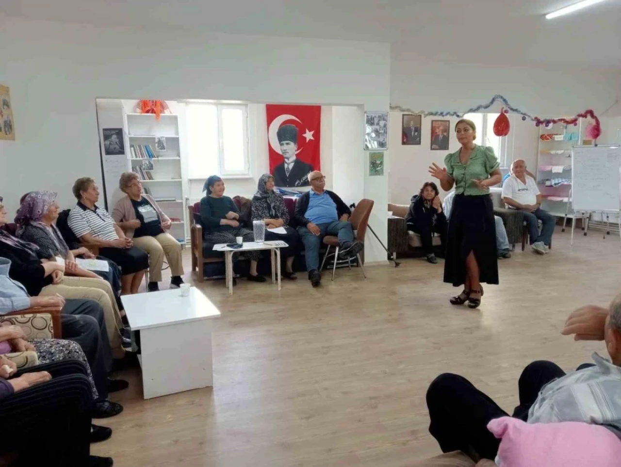 Koca Çınar Yaşam Merkezi'nde Alzheimer Semineri Gerçekleştirildi