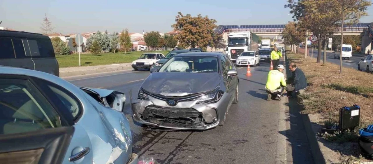 Eskişehir-Ankara Karayolunda Zincirleme Kaza: 1 Yaralı