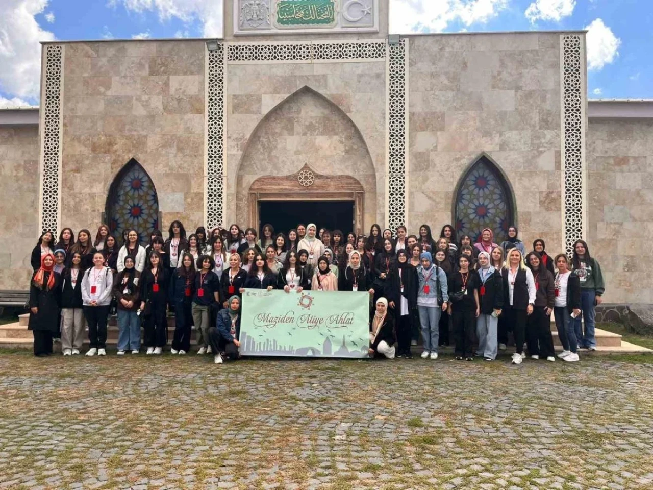 'Maziden Âtiye Ahlat' ile Geleceğin Nesilleri Tarihle Buluşuyor