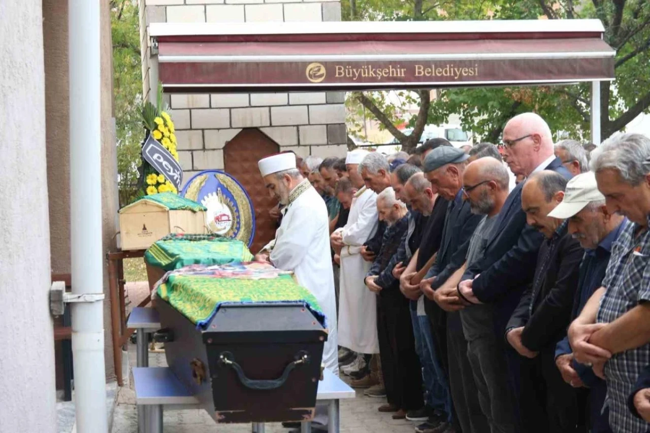 Trafik Kazasında Vefat Eden Belyurt Ailesi Son Yolculuğuna Uğurlandı