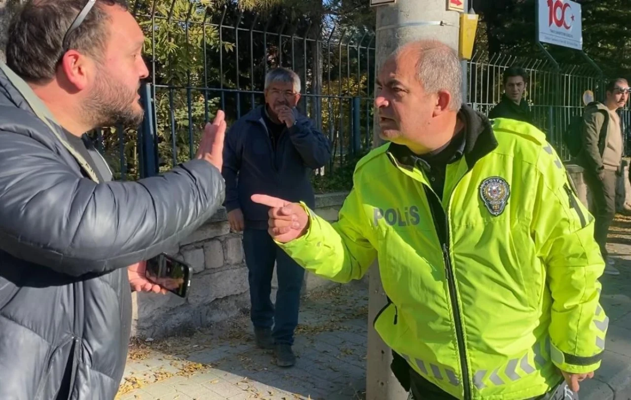 Eskişehir'de Kazadan Görüntü Alan İHA Muhabirine Trafik Polisinden Sözlü ve Fiziki Müdahale