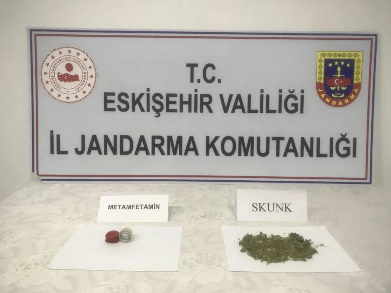 Uyuşturucu Ticareti Yapan 2 Kişi Jandarma Ekiplerince Yakalandı