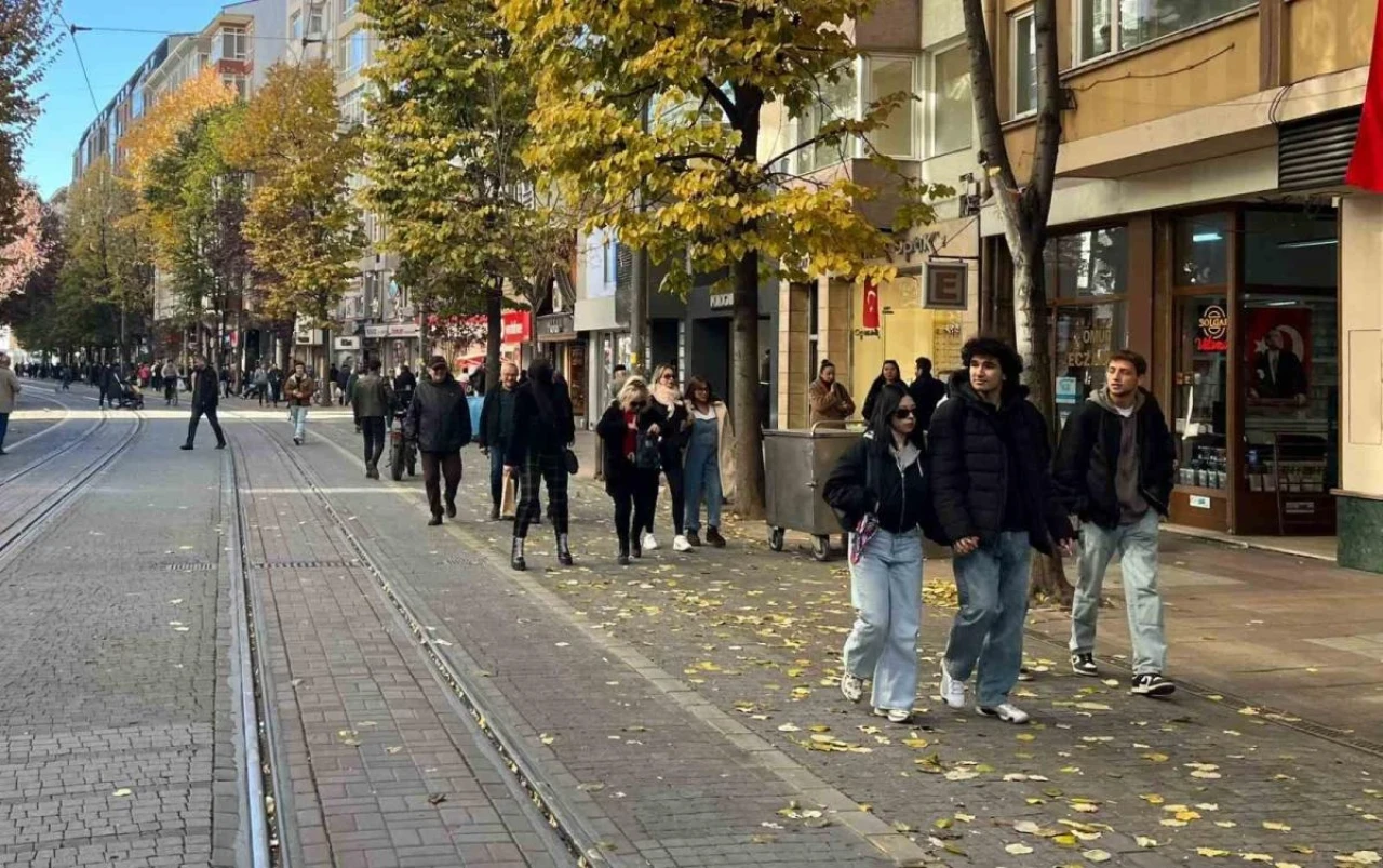 Eskişehir Bugün Sıcak Havanın Keyfini Çıkarttı