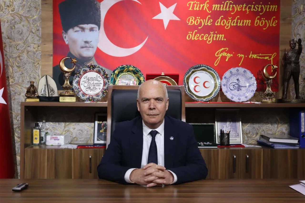 MHP İl Başkanı İsmail Candemir: "'CHP 'Eskişehir'i Nasıl Yönetiyorsak Türkiye'yi de Öyle Yöneteceğiz' Diyor, Eğer Öyleyse Türkiye'yi Allah Korumuş"