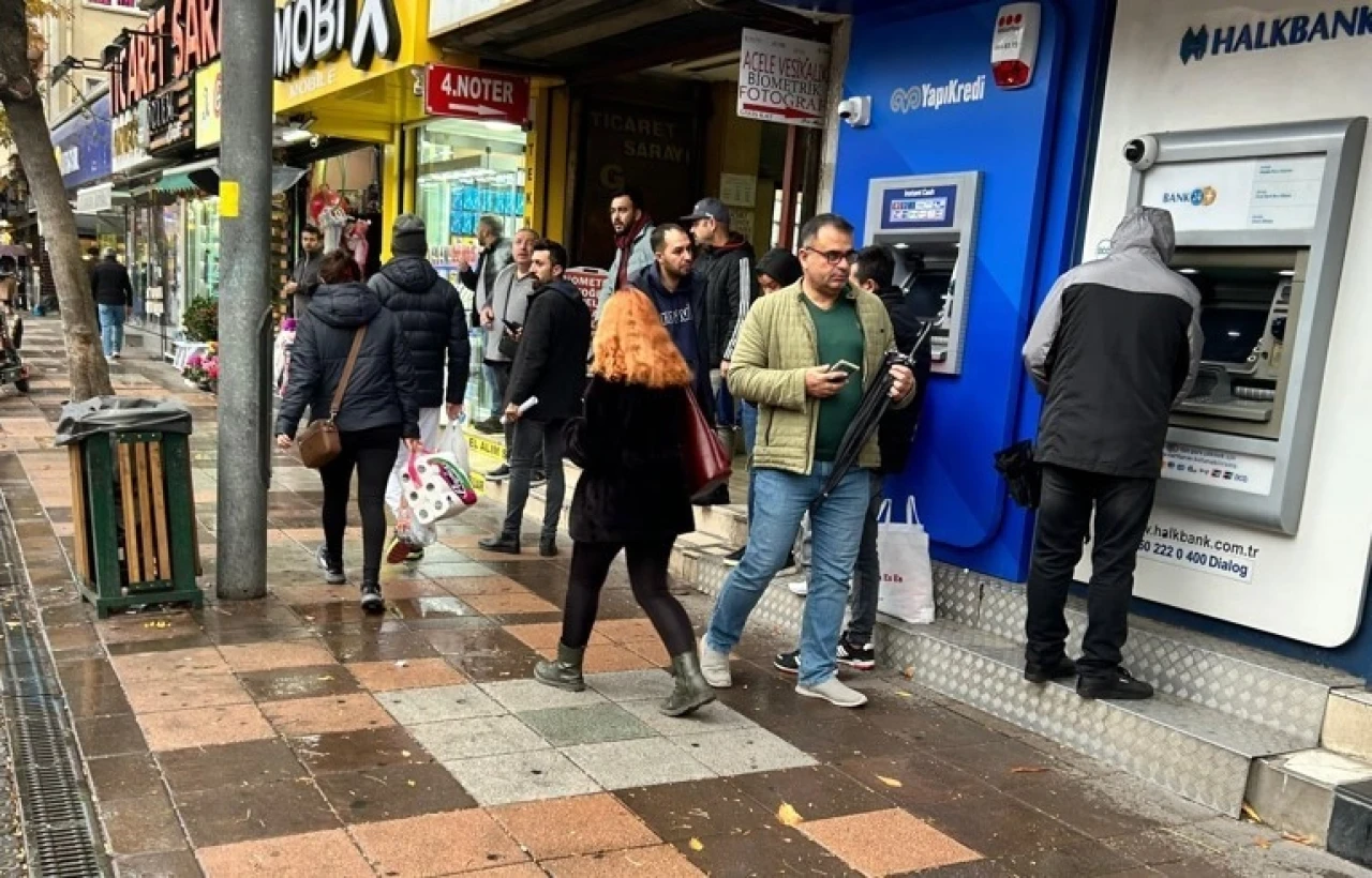 Eskişehir’de Ani Sağanak Yağmur Vatandaşları Zor Durumda Bıraktı