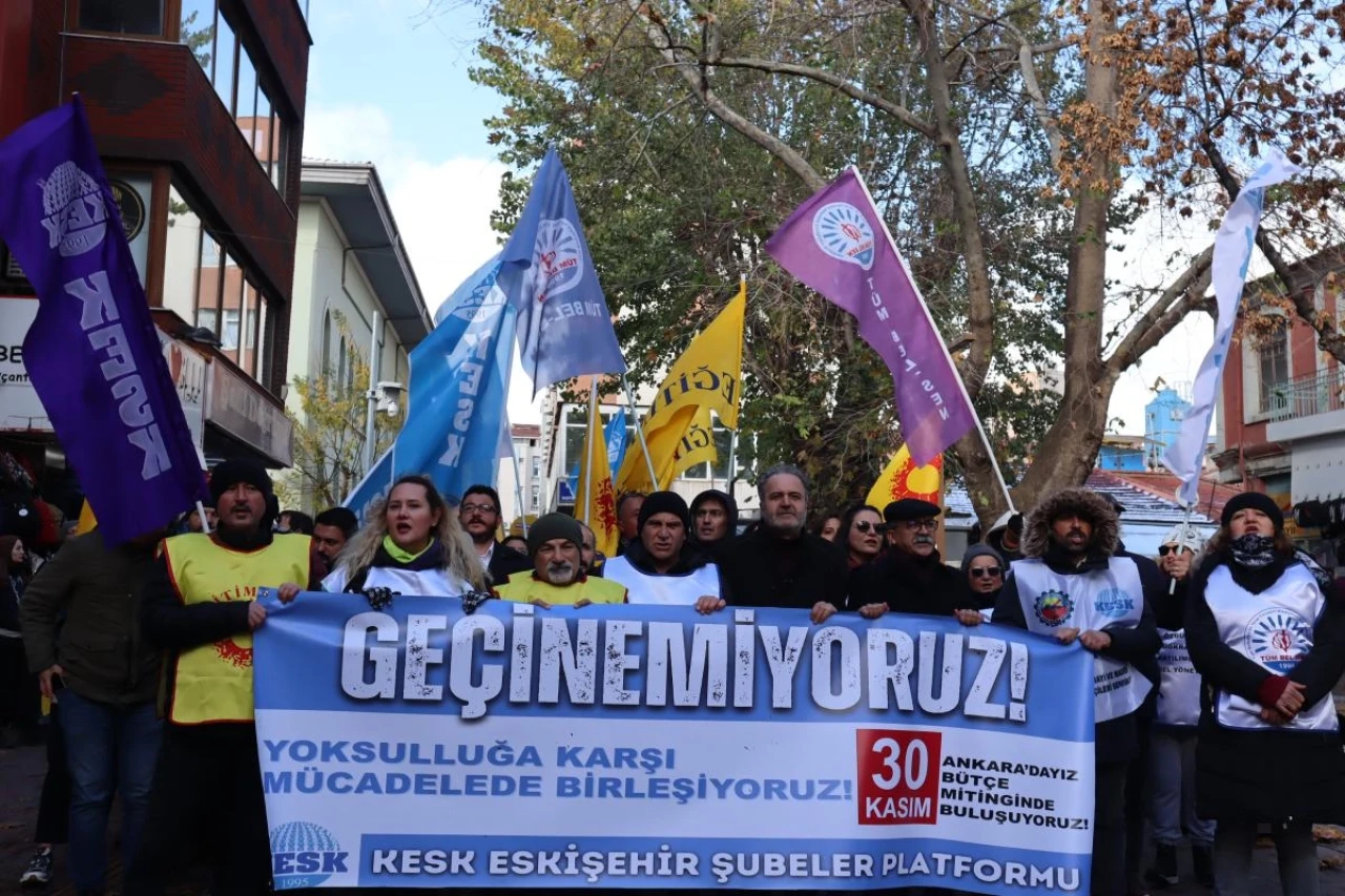 "Geçinemiyoruz" Diyen KESK, Seslerini Duyurmak İçin Köprübaşı'ndan Yediler Parkı'na Yürüdü