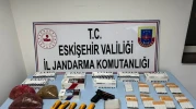 Eskişehir'de Kaçak Tütün Satmaya Çalışan Şüpheli Jandarma Tarafından Yakalandı