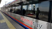 SON DAKİKA! Marmaray seferleri durdu mu? Marmaray Üsküdar intiharı!
