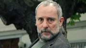Ege Aydan Kimdir? Keşke Hiç Büyümeseydik Dizisinde Hulusi Handırı’ya Hayat Veren Usta Oyuncu