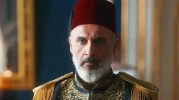 Alper Atak Kimdir? Afife Jale Tiyatro Ödülleri’nde “Öldü” Diye Anılan Oyuncu Hakkında Merak Edilenler