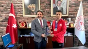 Milli Sporcu Erkan Balk’tan Gençlik ve Spor İl Müdürüne Ziyaret