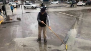 Yağmur Sonrası Çamuru Temizleyen Vatandaş Örnek Davranışıyla Dikkat Çekti