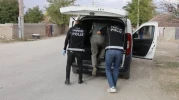 Polisten Alpu’da Uygulama: Uyuşturucu ve Silah Ele Geçirildi