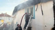 Kütahya’da köy yangını: İki ev ve bir ahır kül oldu!