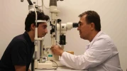 Göz doktoru uyardı: 2050’de her iki kişiden biri gözlük takmak zorunda kalabilir